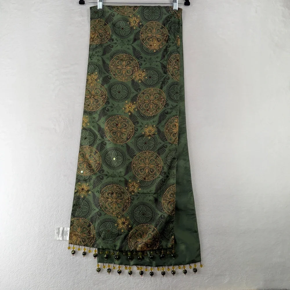 Pier 1 14x74 Table Runner Holiday Medallion Circle Print Beaded Trim Green Gold